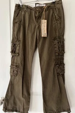 NWT 2009 Old Navy Women’s Destructed Low Rise Bootcut pants size 10 Olive Green