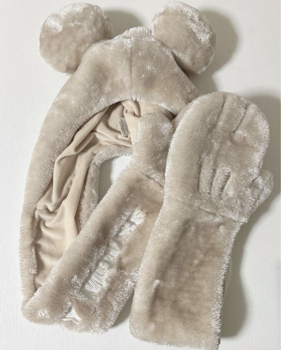 Disney Mickey Mouse Fluffy Cap Long Scarf Tokyo Disneyland Beige