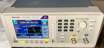 TEKTRONIX AFG1062 ARBITRARY FUNCTION GENERATOR 60MHz 300MS/s / tektronix afg1062