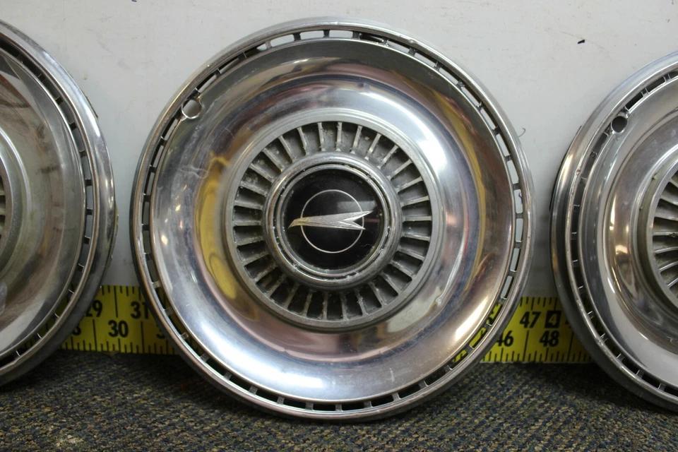 Колпаки ступицы б/у от оригинального производителя GM 4 14 дюймов 01384185 1018 1968 Buick Special/Skylark (1346) - Изображение 4 из 4