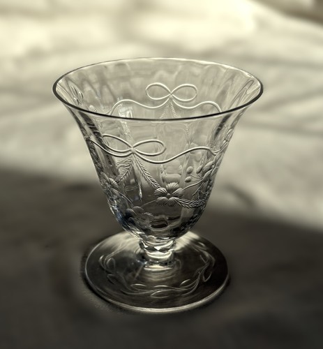 ABCG crystal optic oyster/juice glass 1920s. Flowers and ribbons. Unsigned - Picture 5 of 8