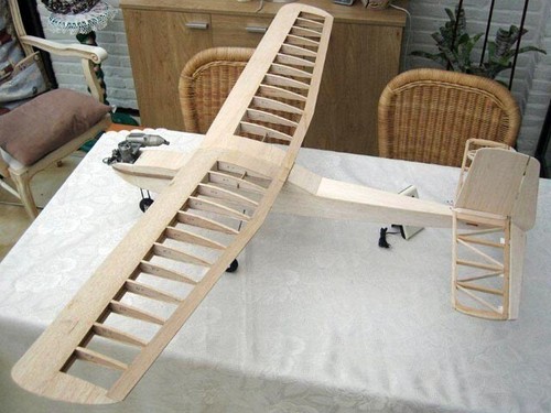 Graupner Taxi - Modelo de avión RC ~ Juego de costillas ala de balsa cortada con láser - Imagen 7 de 8