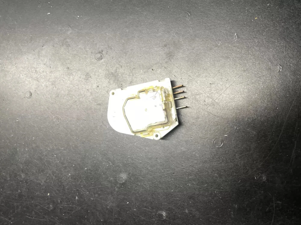 Frigidaire Kenmore AP2111929 12762 Refrigerator Defrost Timer AZ36130 | Wm374