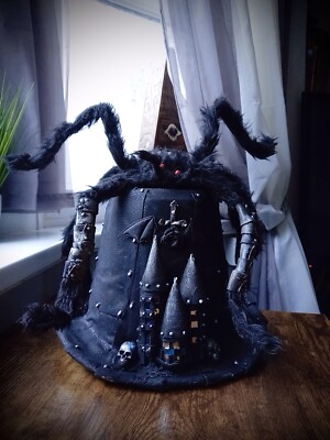 Schwarzer Gothic Zylinder X-LARGE Handarbeit. Spinne Dracula Kostüm Hut