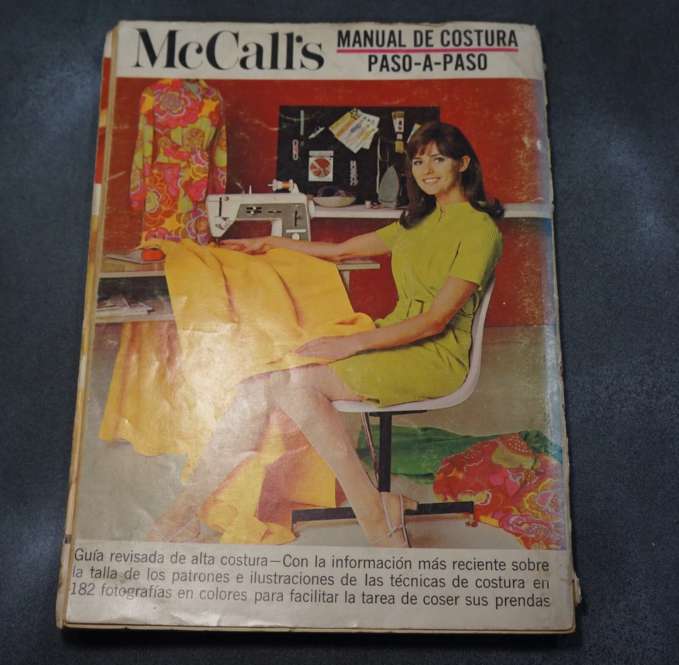 Mc Calls Manual De Costura Magazine in Spanish Español 90's - Image 2 of 2