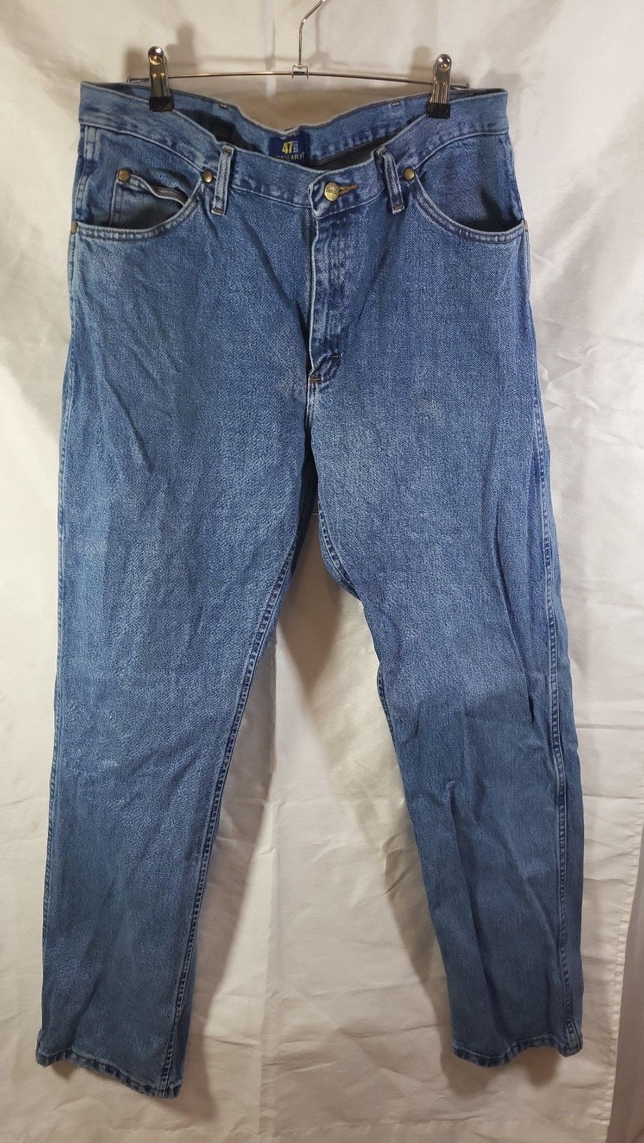 Distressed Worn Wrangler 47MWZ Premium Performance Cowboy Cu