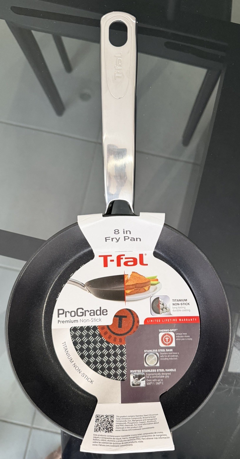 T-FAL  ProGrade PREMIUM TITANIUM COAT NON-STICK 8" FRY PAN L