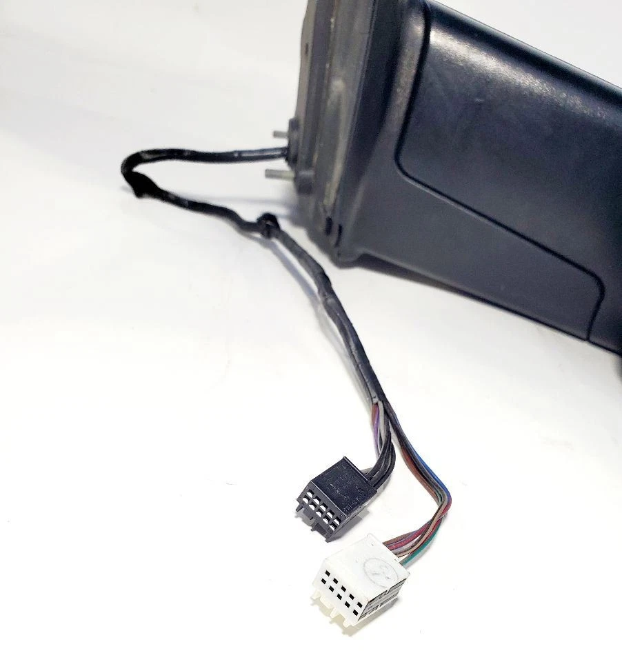 2015 2017 2018 Dodge Ram 2500 SLT Crew OEM Right Side View Mirror Manual Folding - Image 4 of 4