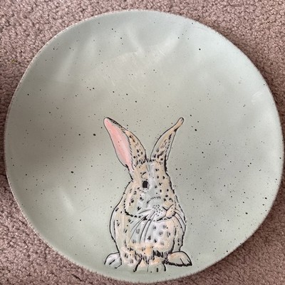 Spectrum Designz 2018 Bunny Rabbit 11'' Dinner Plate Art Pottery Green
