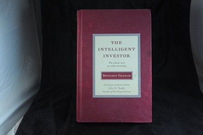 The Intelligent Investor: The Classic Text on Value Investing - Hardcover - GOOD