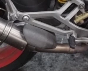 Par de escudos térmicos de escape de fibra de carbono izquierda derecha Ducati Monster 1000S 2003 Foto 4 de 4