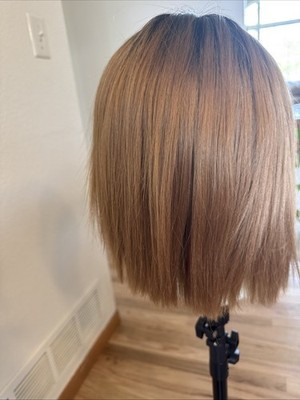 498 Model Model Bob 12  Preloved Golden Blonde Black Ombre.
