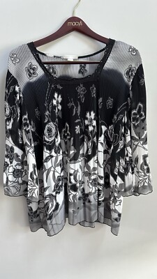 dressbarn black white floral bell sleeve top size 18/20