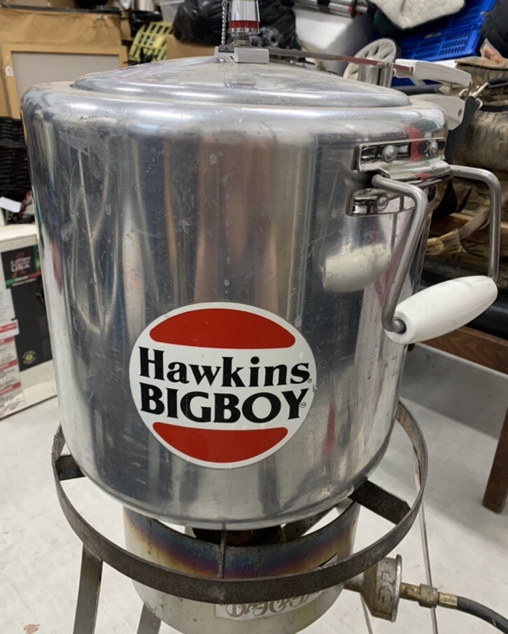 Hawkins BigBoy 22 Ltr Aluminium Pressure Cooker Cooking 18-24