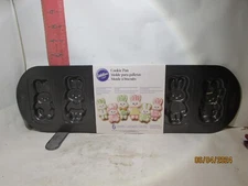 WILTON Easter Bunny Cookie Pan Mini Baking Cake Mold Non Stick 6-Cavity