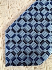Vintage Versa Men's Silk Tie Blue Geometric Textured 3.75" x 59" EUC