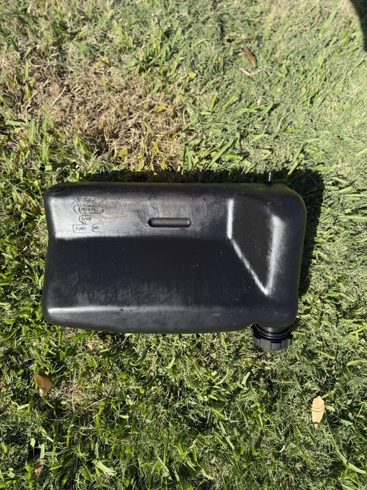 Cortacésped motor trasero Snapper 16081 51905 7016081 7051905YP tanque de combustible de gasolina Foto 2 de 3