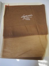 1 PR VINTAGE LARKWOOD RHT FLAT KNIT SHEER NYLON STOCKINGS SZ 11 MED BEIGE