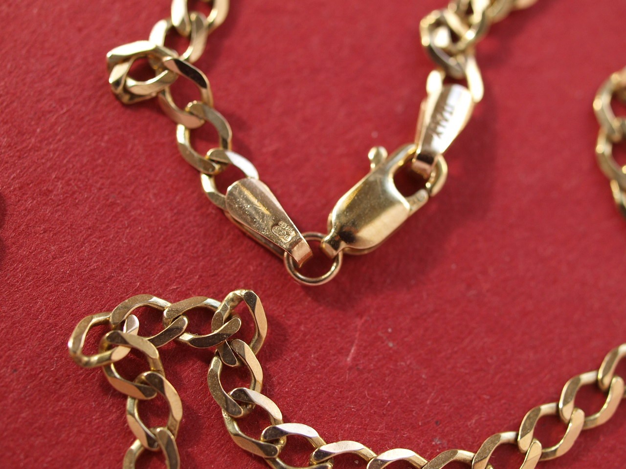 Solid 9ct yellow gold flat curb Chain Necklace - image 5