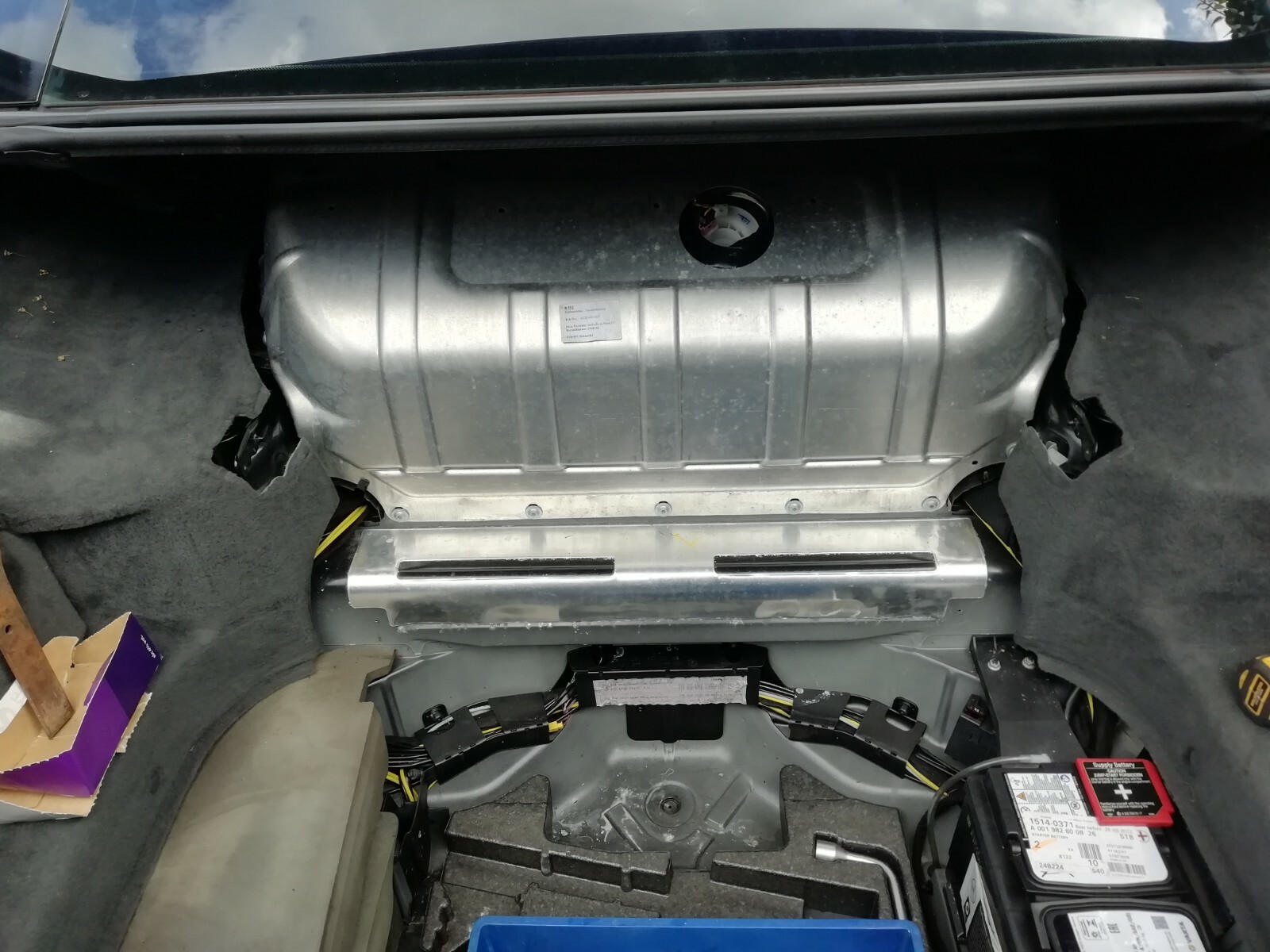 Mercedes SL R230 Fuel Tank Baffle Noise Rattle Fix Repair SL350 SL500