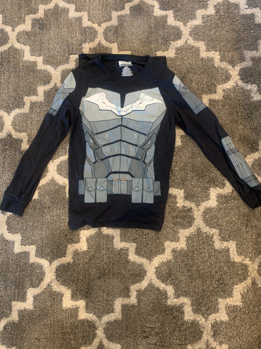 Caped Batman Long Sleeve T-Shirt with Cape Spirit Halloween Item# 01601764  Large