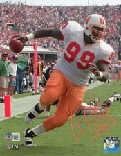 Warren Sapp Autographed Tampa Bay Buccaneers 8x10 Photo Beckett 40705