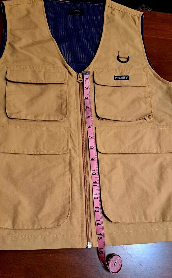 Ajuste cuadrado Obey para hombre. Chaleco táctico de nailon con forro de malla Foto 3 de 4