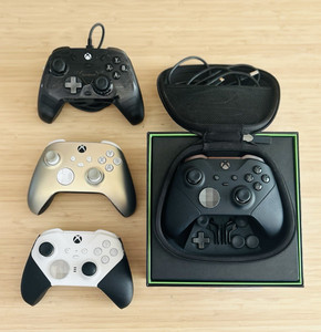 Microsoft Xbox Controller bundle of 4 Dm for individual controller