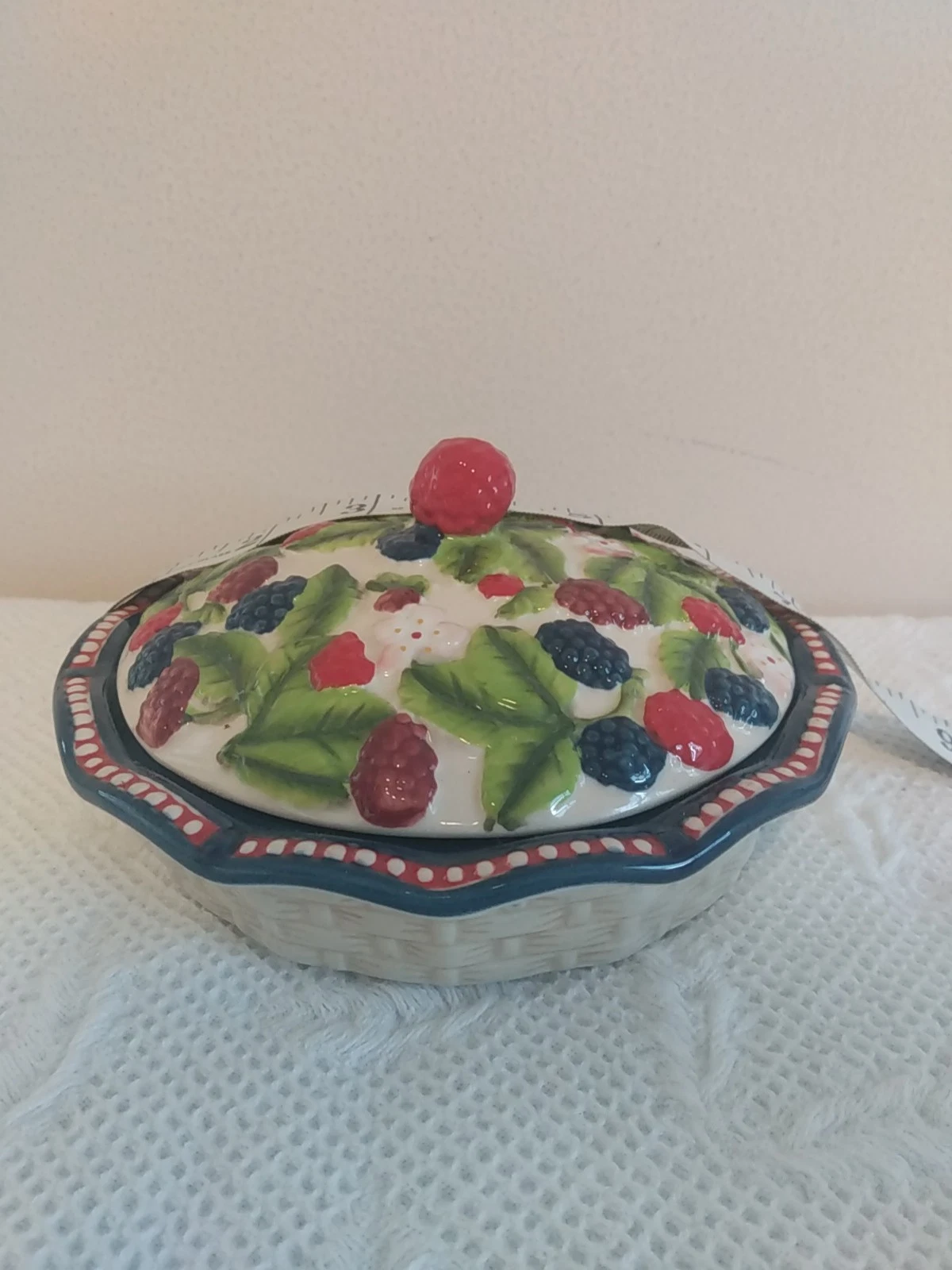 Temptations Mini Pie Dish Figural Fruit Mixed Berry Ceramic Embossed Scallop Lid