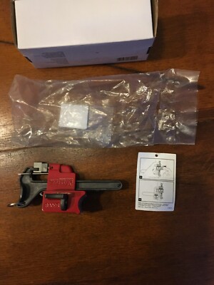 Master Lock Safety Series S3068 Seal Tight Handle-On Ball Valve Lock