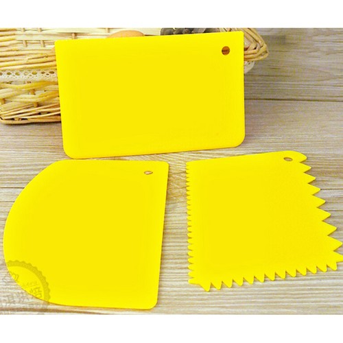 3 x Plastic Dough Icing Fondant Scraper Plain Smooth Jagged Edge Cake Decor_co - Picture 4 of 6