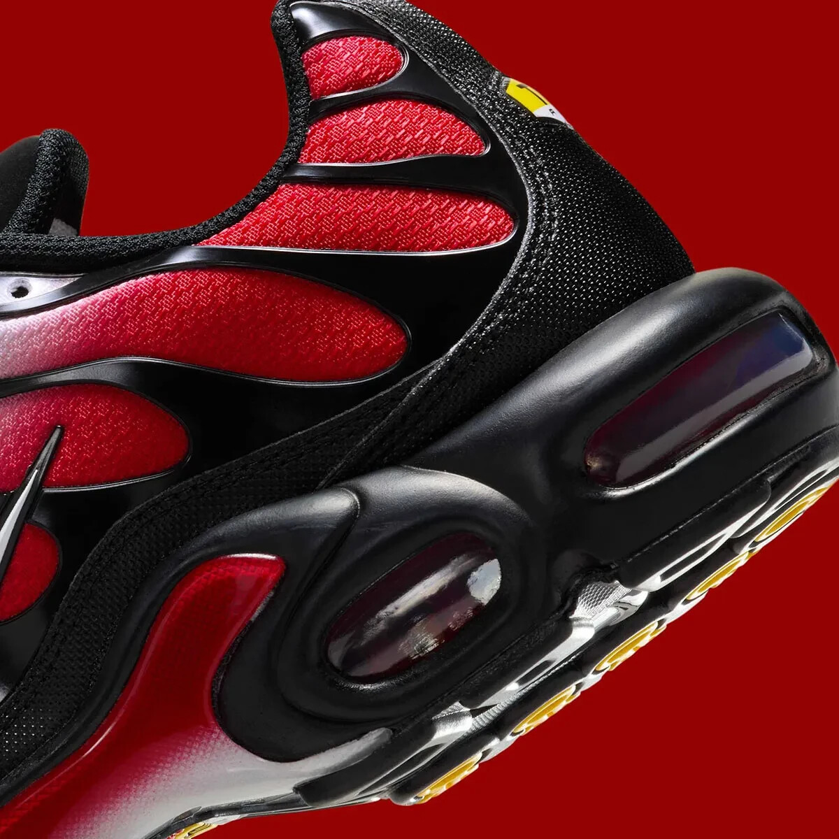 靴 NIKE AIR MAX PLUS PUREPLATINUMUNIVERSITY Nike Air Max Plus Pure Platinum – Puffer Reds