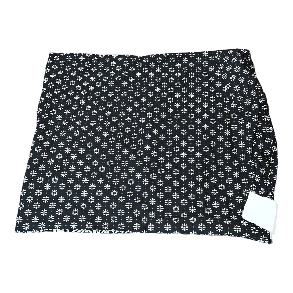 Munchkin Jelly Bean Reversible Sling Black White Floral Damask Baby Leg Padding - Image 2 of 4