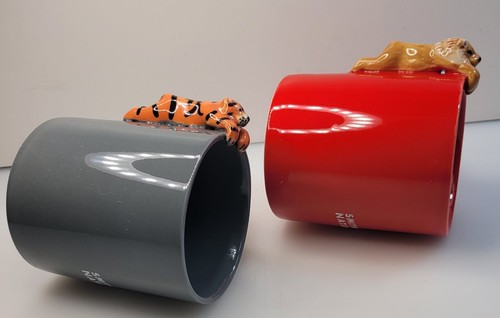 Set of 2 Smithsonian Zoo Ceramic Mugs 1 Red w/ 3-D Lion 1 Gray w/ Tiger 12oz - Picture 4 of 5