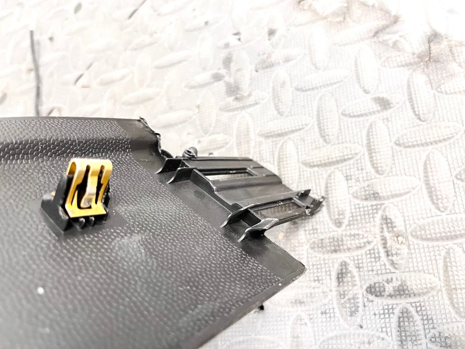 19-23 GMC SIERRA 2500 3500 REAR RIGHT PASS SIDE LOWER PLATE TRIM COVER PANEL OEM - Image 3 of 4