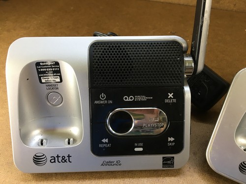 AT&T CRL82312 telefono cellulare cordless con basi di ricarica cavi - Foto 4 di 8