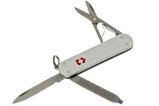 Victorinox - Victorinox Classic SD Alox - Swiss Army Pocket Knife  0.6221.26