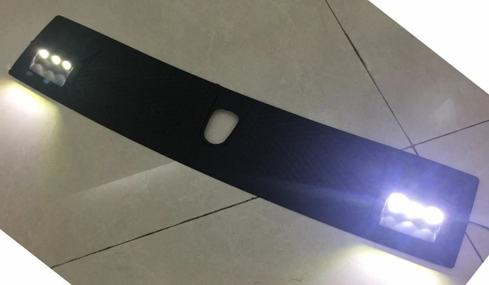 Front Roof Spoiler Cover LED Light Suits For Hilux M70 M80 SR5 2015-2019 — 第 2/4 张图片
