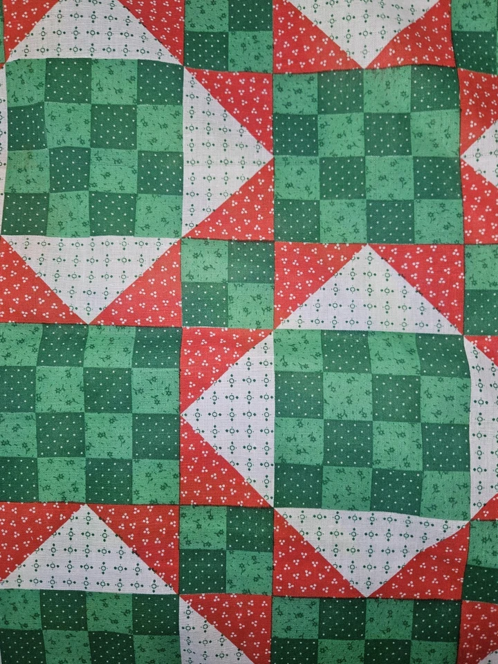 Tela de polialgodón con estampado de edredón tramposo de colección colores navideños 4,5 yardas X 44" de ancho Foto 3 de 4