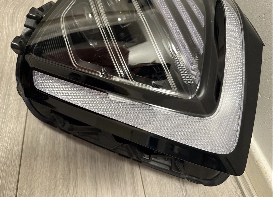 Faro LED lado conductor Kia Sportage 22-25 92102r2110 genuino. - Imagen 4 de 4