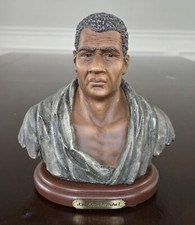 READ King Kamehameha Ruler of the Hawaiian Islands Bust Hawaii Sculpture Statue