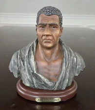 READ King Kamehameha Ruler of the Hawaiian Islands Bust Hawaii Sculpture Statue