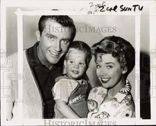 1960 Press Photo Actors Ronnie Burns, Happy & Yvonne Lime on the TV show "Happy"