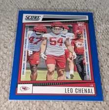 2022 LEO CHENAL SCORE SHOWCASE BLUE RC /100 (CHIEFS) #354
