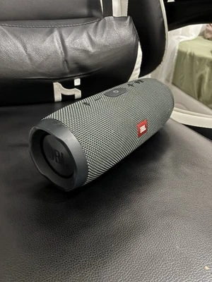 JBL Harman Charge Essential Haut-Parleur Portable Bluetooth Waterproof - Photo 1/3
