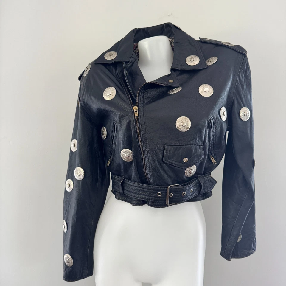 Chaqueta de motociclista de cuero negro de metal recortada VERA PELLE de colección de los años 80 Tuareg 40 S Foto 2 de 4
