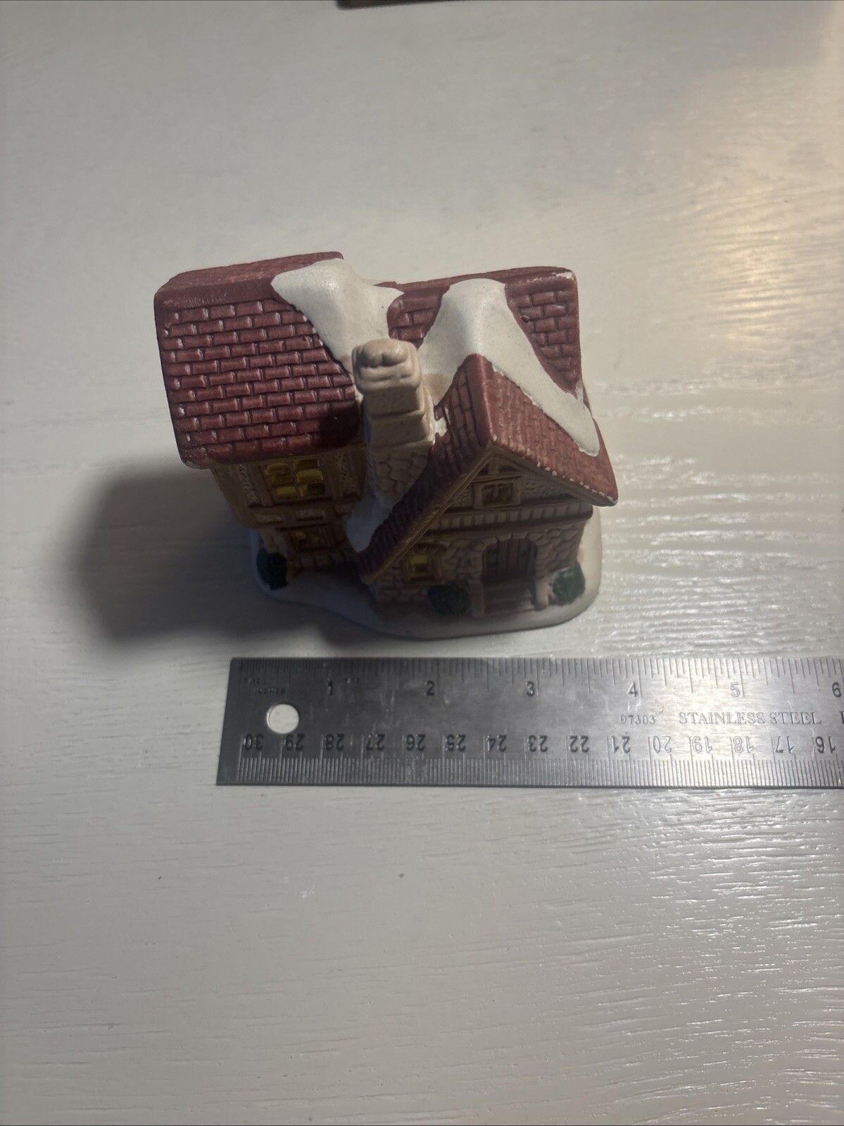 3 And A Half Inches Long Decorative House Display For Decor Purpose