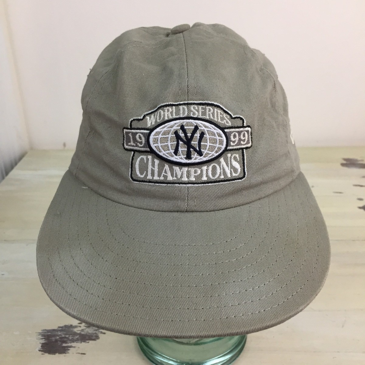 NY Yankees 99 World Series Hat New Era Beige Strapback MLB  NY Yankees 1999 World Series Champions Cap display picture 1