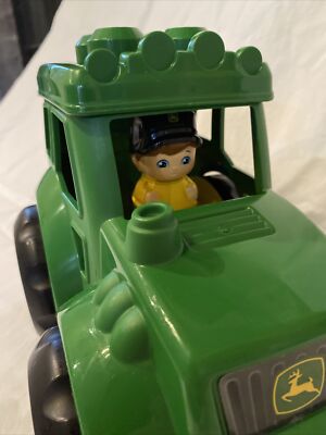 NWOT Mega Bloks First Builder John Deere Tractor