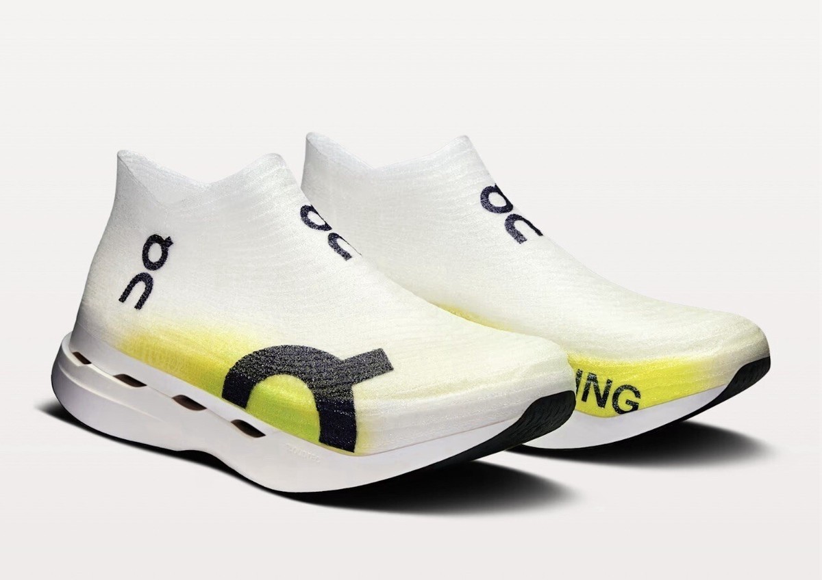 On Cloudboom Strike LS LightSpray Shoes NEW - Multiple Sizes